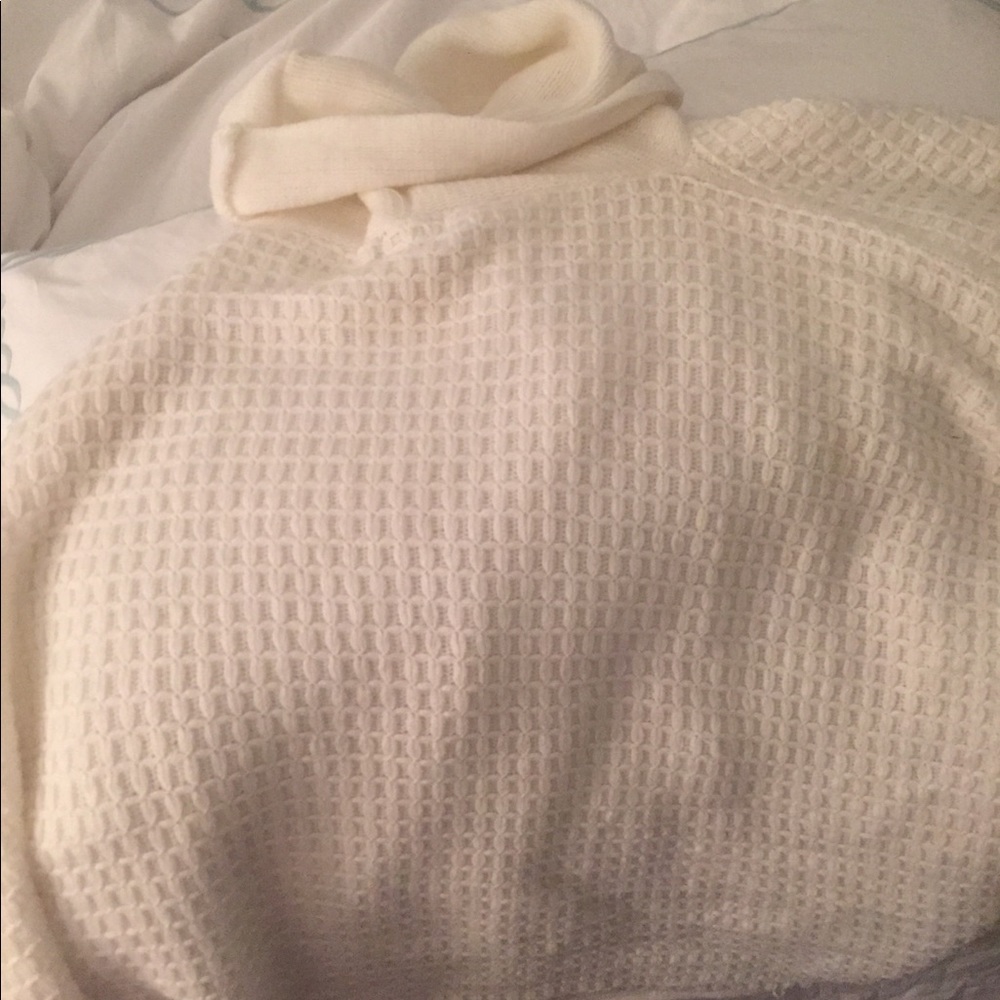 Poncho - Picture 4 of 4